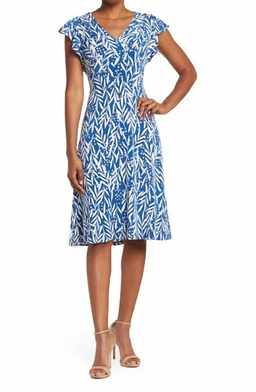 Gabrielle Leaf Print Dress In Denim Blue/soft White